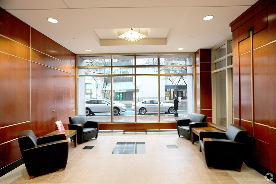 900 Elm St, Manchester, NH à louer - Hall d’entrée – Image 3 sur 7
