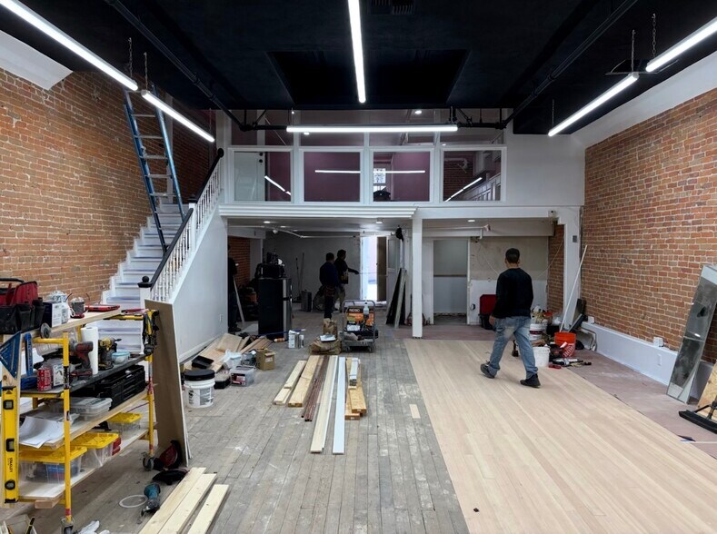 108 W 4th St, Santa Ana, CA à louer - Photo de l’immeuble – Image 3 sur 8