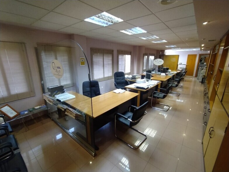 Bureau dans Cáceres, Cáceres à vendre - Photo de l’immeuble – Image 3 sur 11