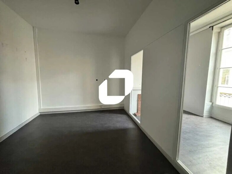 Bureau dans Bordeaux à louer - Photo de l’immeuble – Image 3 sur 10