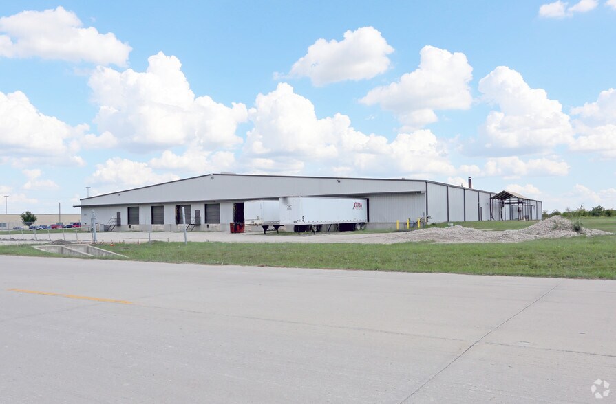 1520 E Wintergreen Rd, Hutchins, TX à louer - Photo de l’immeuble – Image 2 sur 4