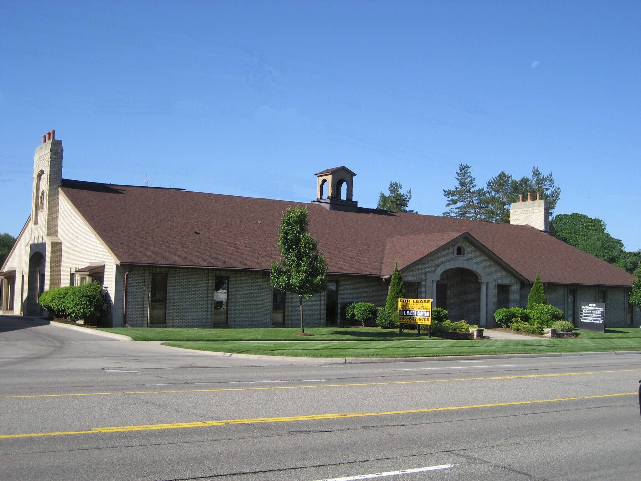11250-11300 E 13 Mile Rd, Warren, MI à louer Photo de l’immeuble– Image 1 sur 2