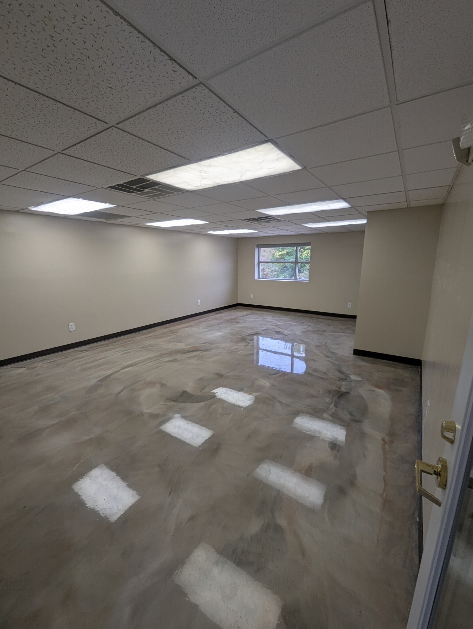 5440 E Fall Creek Parkway North Dr, Indianapolis, IN à louer Photo intérieure– Image 1 sur 6