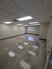 5440 E Fall Creek Parkway North Dr, Indianapolis, IN à louer Photo intérieure– Image 1 sur 6