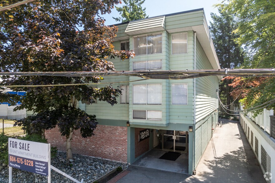 15318 N Bluff Rd, White Rock, BC à vendre - Photo de l’immeuble – Image 2 sur 5