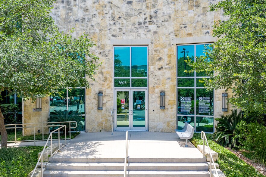3603 Paesanos Pky, San Antonio, TX à louer - Photo de l’immeuble – Image 3 sur 6