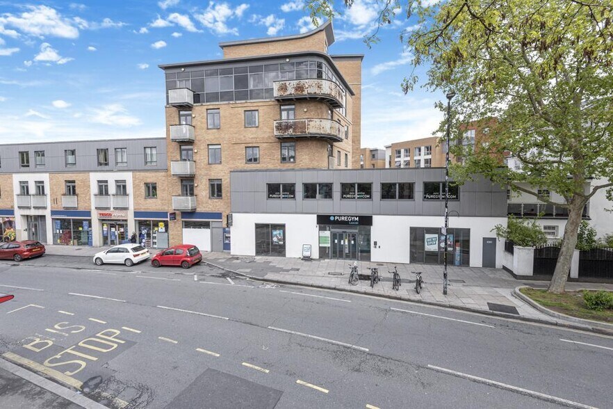 191-199 Southampton Way, Londres à vendre - Photo de l’immeuble – Image 3 sur 4