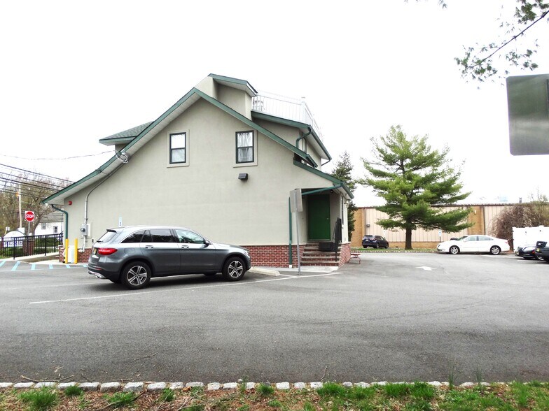 437 Main Rd, Towaco, NJ à vendre - Photo de l’immeuble – Image 3 sur 14