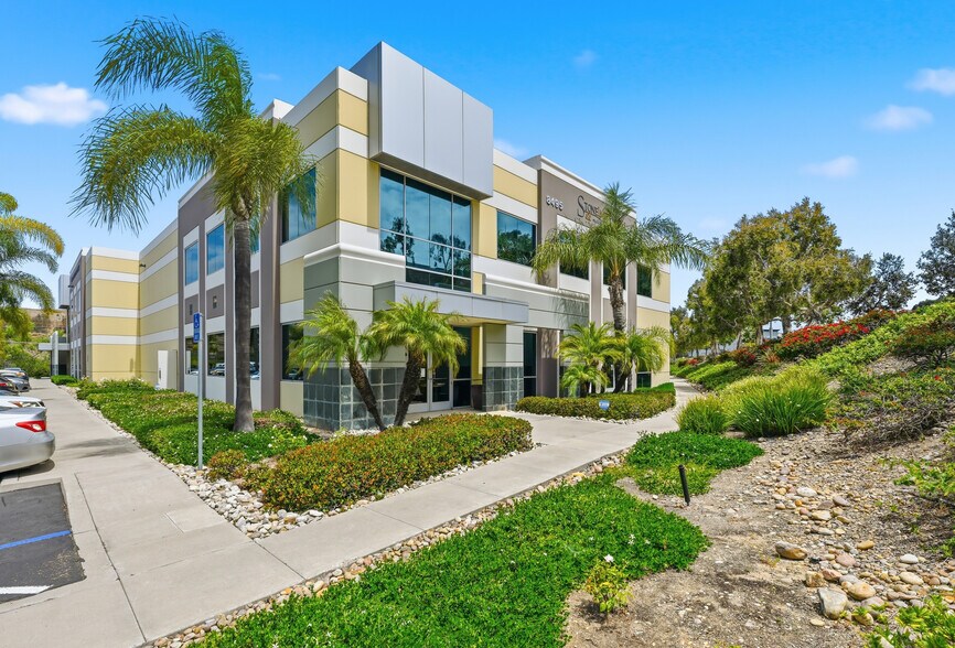 8495 Redwood Creek Ln, San Diego, CA à vendre - Photo de l’immeuble – Image 2 sur 55