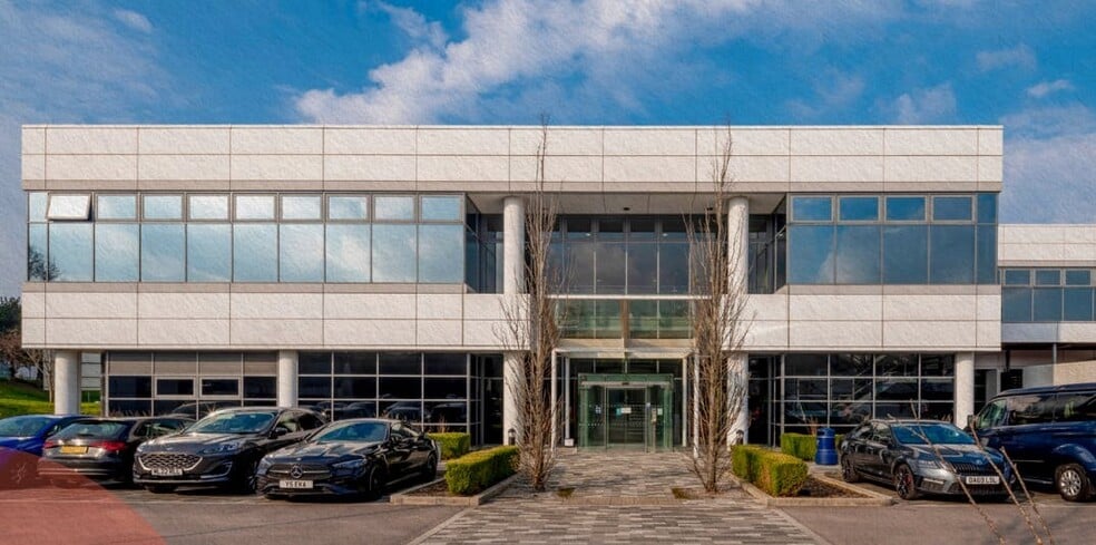 1A Guildford Business Park, Guildford à louer - Photo principale – Image 1 sur 2