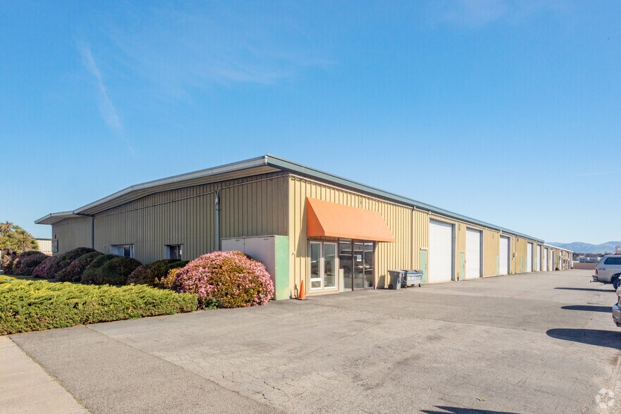 557-561 Brunken Ave, Salinas, CA à louer - Photo principale – Image 1 sur 12