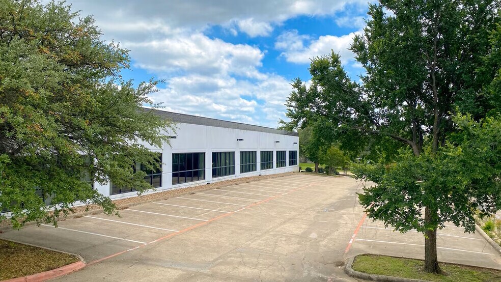 3033 W Royal Ln, Irving, TX à vendre - Photo de l’immeuble – Image 3 sur 16