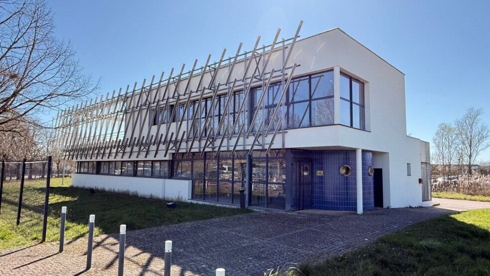 Bureau dans Torcy à louer - Photo de l’immeuble – Image 2 sur 9