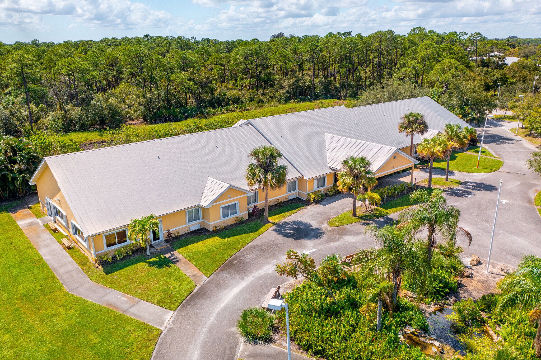 3451-3463 W Midway Rd, Fort Pierce, FL à vendre Photo de l’immeuble– Image 1 sur 17