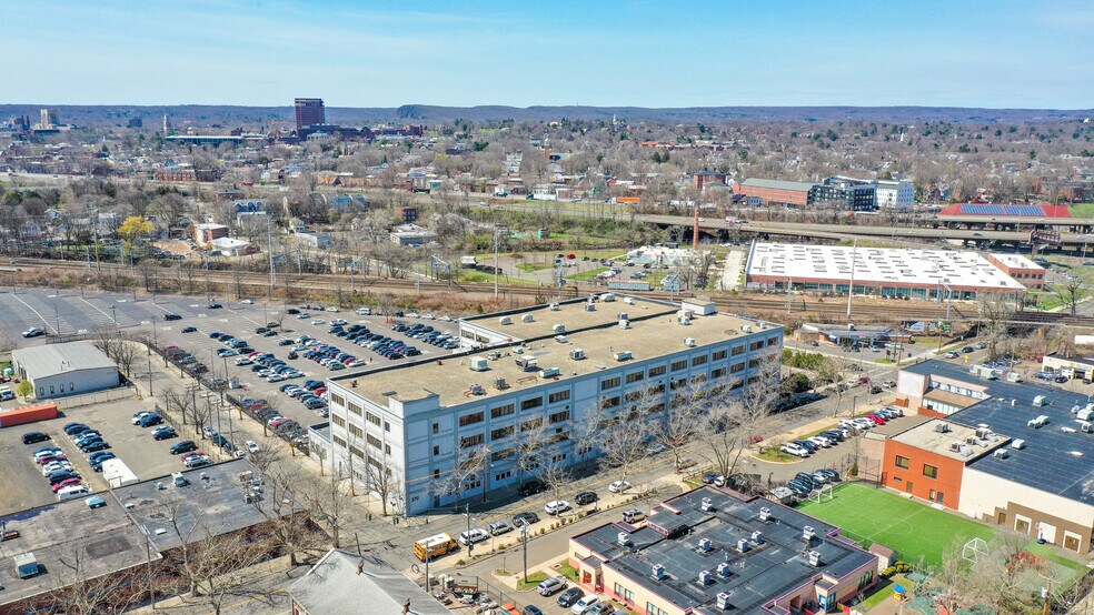 370 James St, New Haven, CT à louer - Photo de l’immeuble – Image 3 sur 9