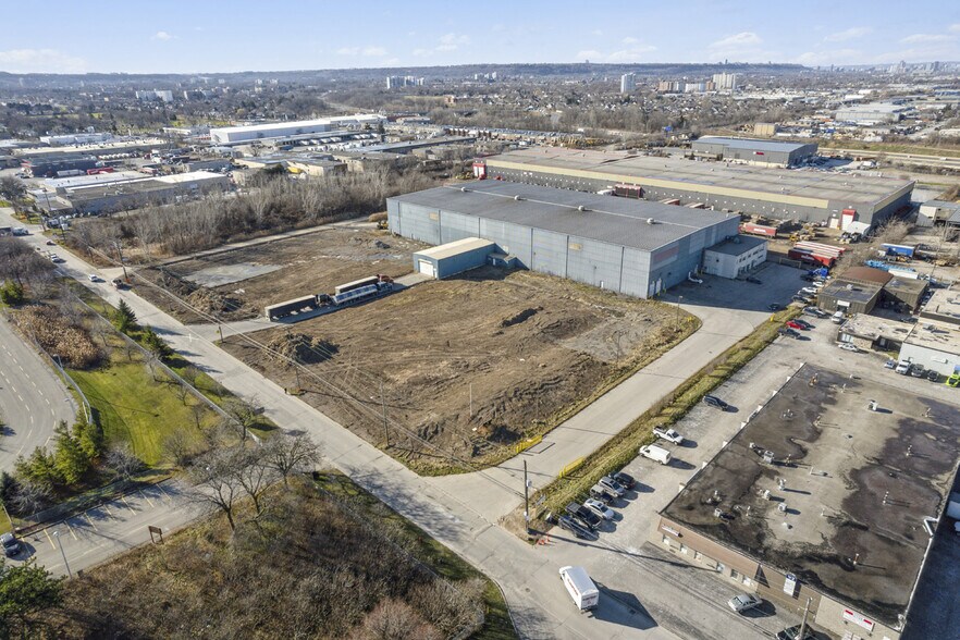 475 Kenora Av, Hamilton, ON à louer - Photo de l’immeuble – Image 3 sur 6