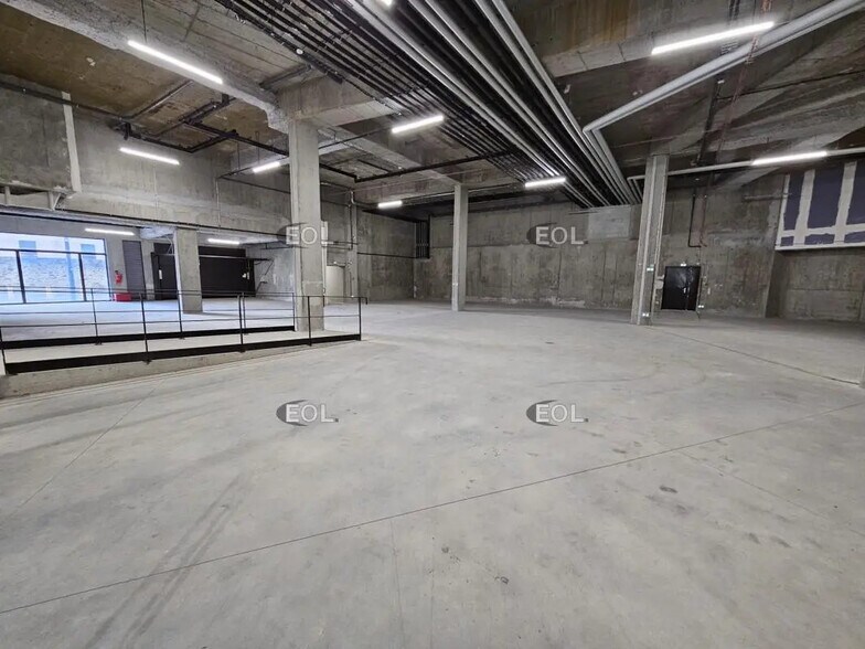 Industriel/Logistique dans Ivry-sur-Seine à louer - Photo de l’immeuble – Image 3 sur 14