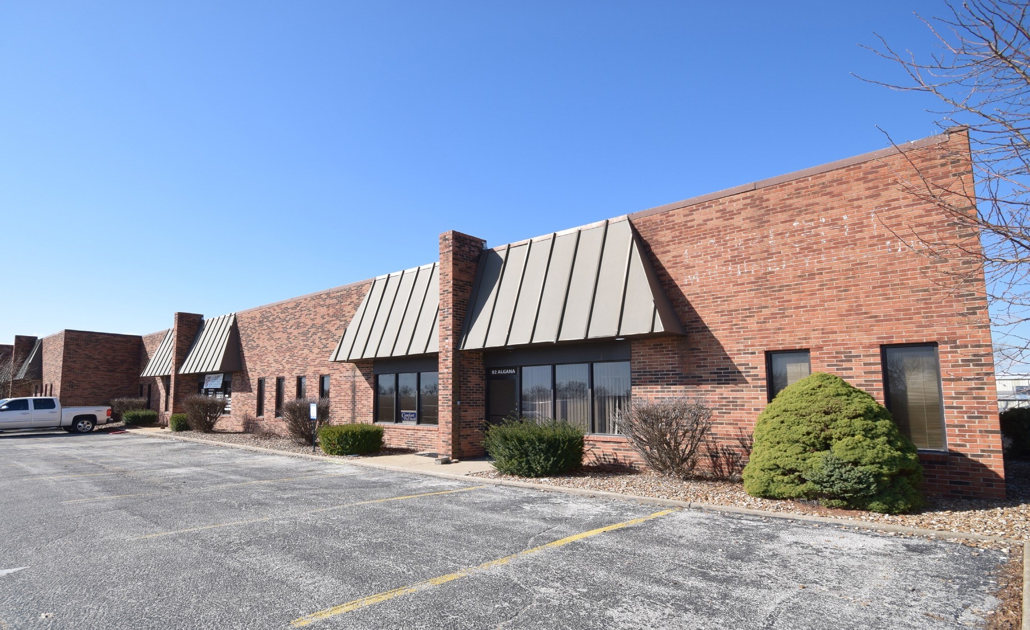 60-82 Algana Dr, Saint Peters, MO à louer Photo principale– Image 1 sur 11