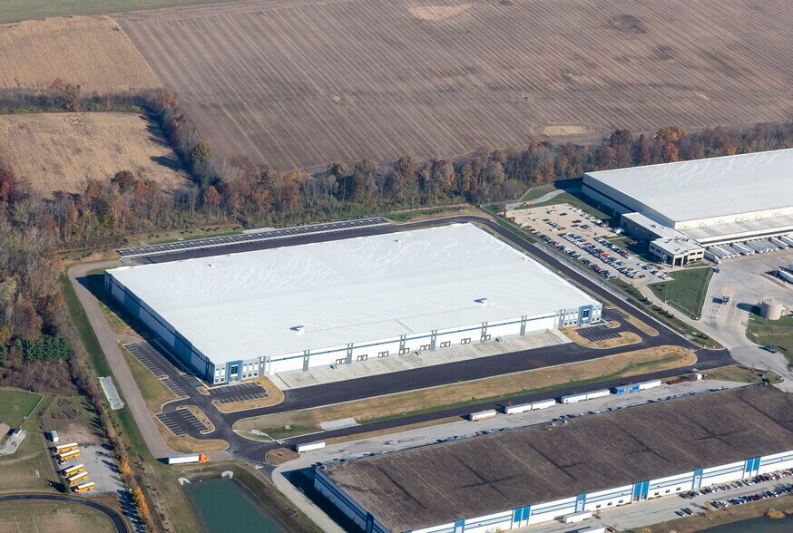 3248 N Distribution Way, Greenfield, IN à louer - Photo de l’immeuble – Image 3 sur 4