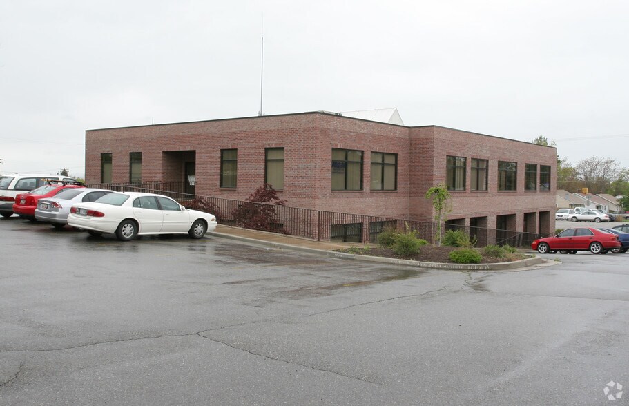 466 N Main St, Clearfield, UT à louer - Photo de l’immeuble – Image 3 sur 11