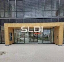 Bureau dans Genas à louer Photo de l’immeuble– Image 1 sur 11