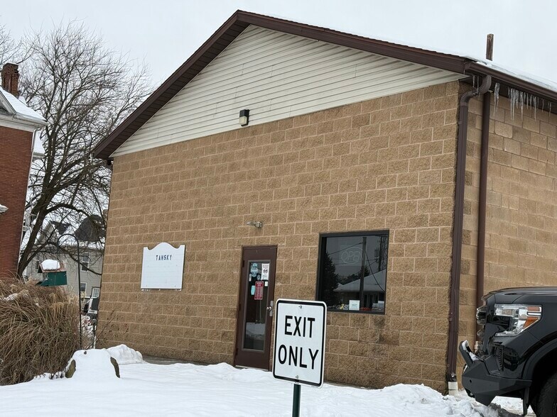 71 E 2nd St, Logan, OH à vendre - Photo de l’immeuble – Image 3 sur 11