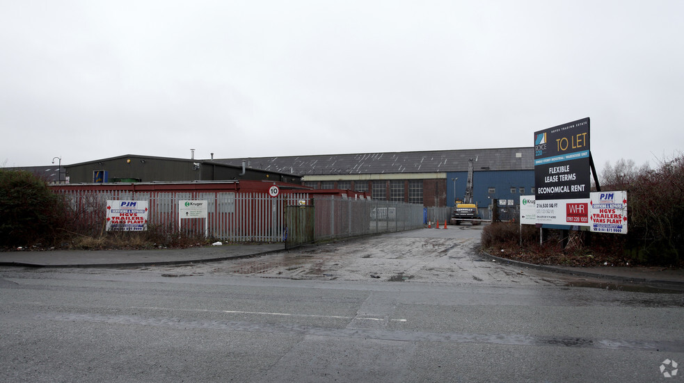 Ashburton Rd W, Manchester à louer - Photo principale – Image 1 sur 3