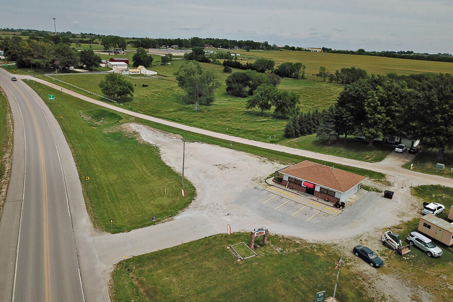 472 12th St, Tecumseh, NE à vendre - Photo de l’immeuble – Image 1 sur 25