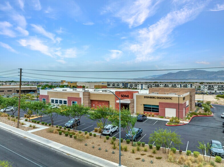 1650 W Craig Rd, North Las Vegas, NV à louer - Photo de l’immeuble – Image 2 sur 7