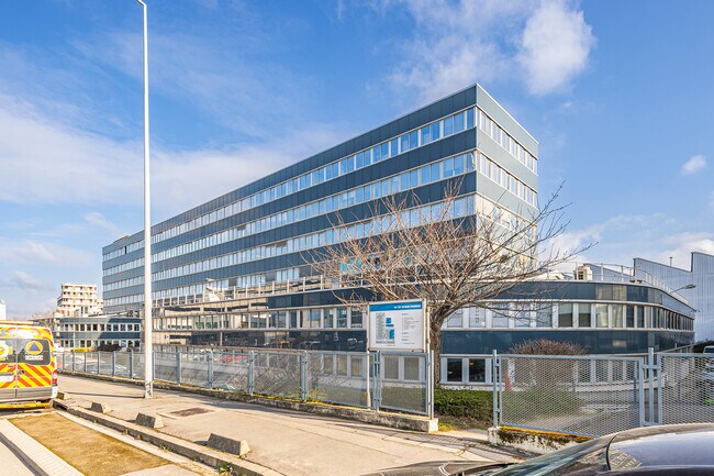 Plus de détails pour 14-22 Rue D'arras, Nanterre - Bureau à louer