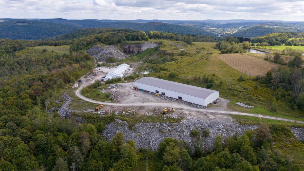 441 Peck Hill Rd, New Milford, PA à vendre - Photo de l’immeuble – Image 1 sur 37