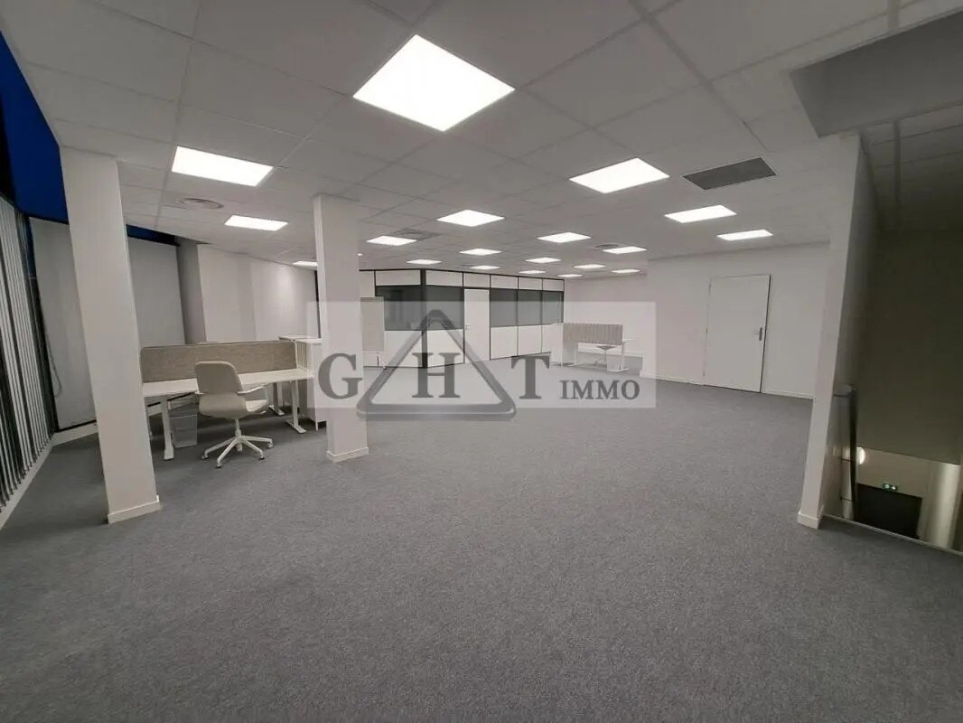 Bureau dans Grigny à louer Photo de l’immeuble– Image 1 sur 5