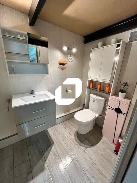 Local d'activités dans Courbevoie à vendre - Photo de l’immeuble – Image 2 sur 14