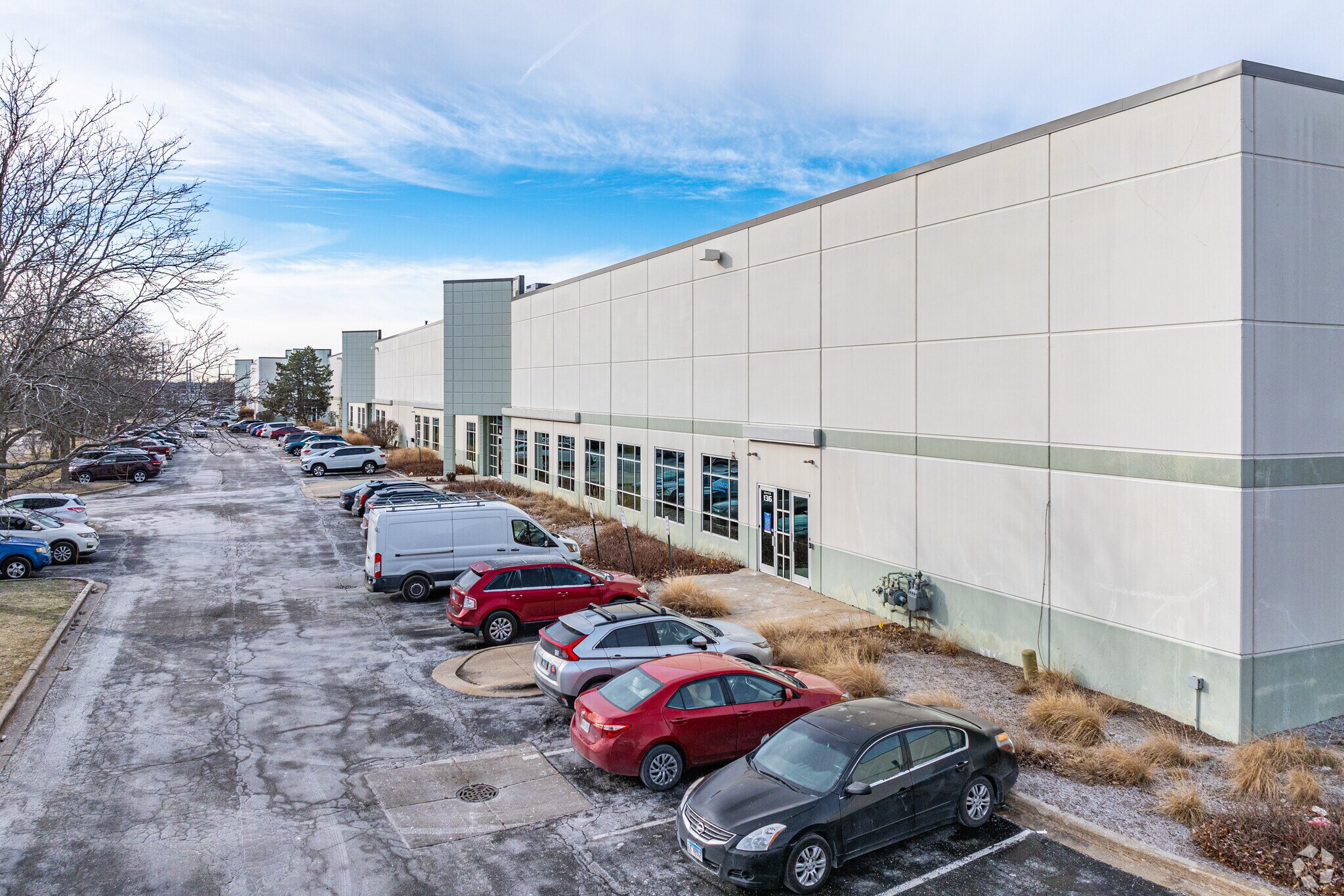 2012 Corporate Ln, Naperville, IL à louer Photo de l’immeuble– Image 1 sur 15