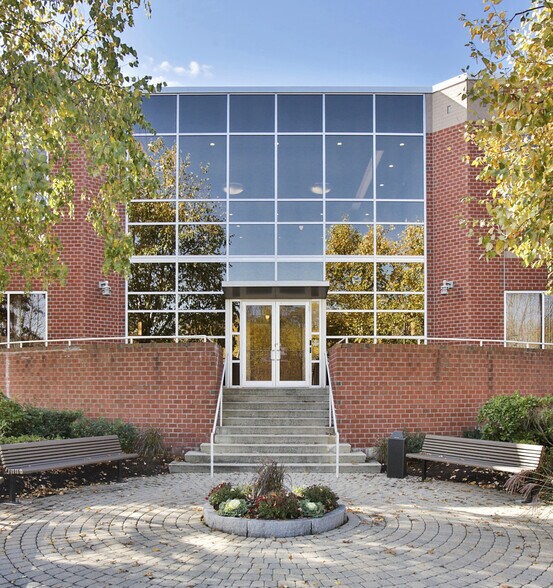 10 New England Business Ctr, Andover, MA à louer - Photo de l’immeuble – Image 3 sur 21