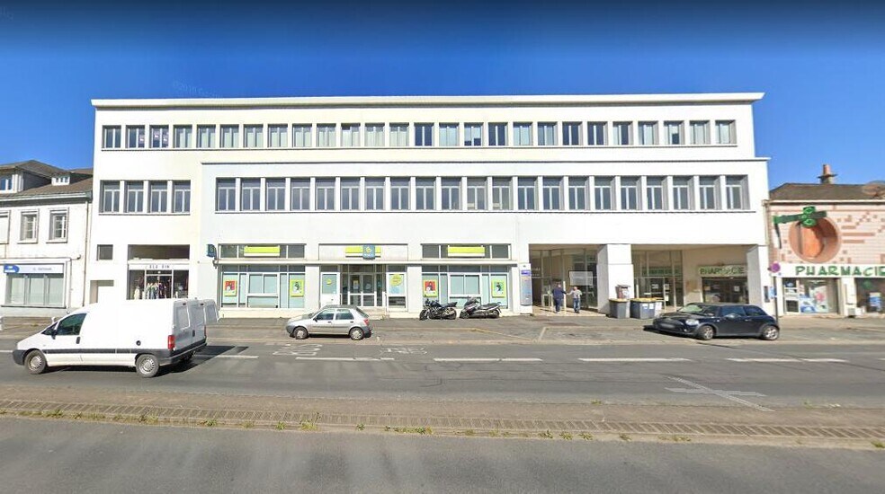 Bureau dans Poitiers à louer - Photo de l’immeuble – Image 1 sur 3