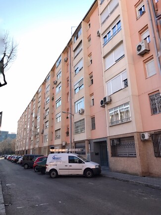 Plus de détails pour Plaza de las Hilanderas, 1, Madrid - Logement à vendre