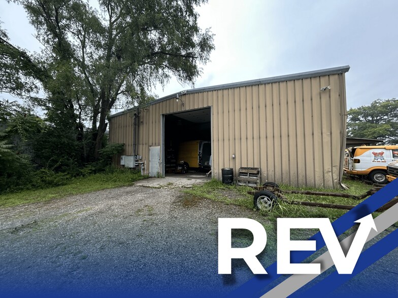 56565 Pine Rd, South Bend, IN à louer - Photo principale – Image 1 sur 10