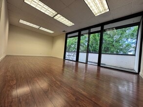 2483 Old Middlefield Way, Mountain View, CA à louer Photo intérieure– Image 1 sur 2