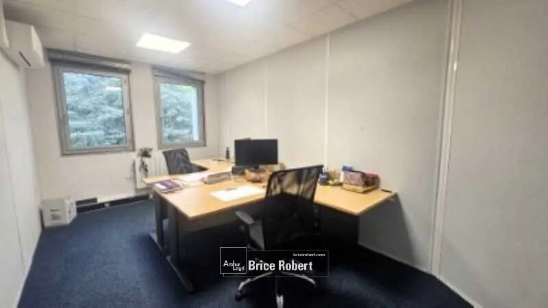 Bureau dans Écully à louer - Photo de l’immeuble – Image 3 sur 3