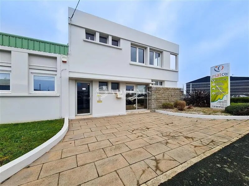 Local d’activités dans Saint-Brieuc à louer Photo de l’immeuble– Image 1 sur 13