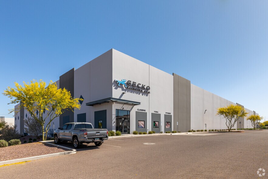 24400 N 19th Ave, Phoenix, AZ à louer - Photo principale – Image 1 sur 5