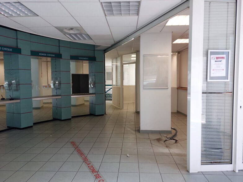 Local commercial dans Aubagne à louer - Photo intérieure – Image 2 sur 7