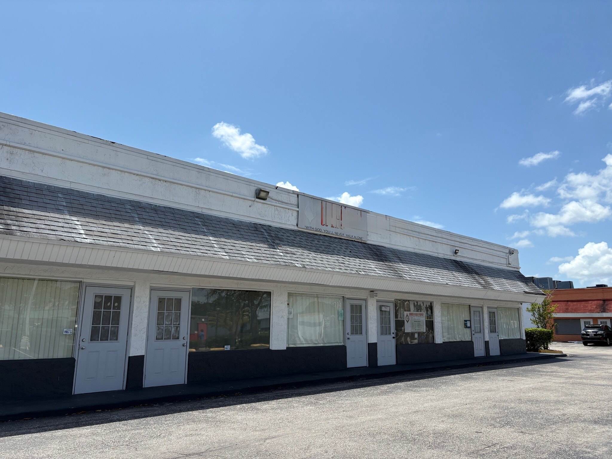 1823-1853 NW 38th Ave, Lauderhill, FL à louer Photo de l’immeuble– Image 1 sur 3