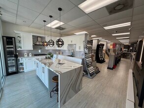 4970-4998 W Atlantic, Margate, FL à louer Photo intérieure– Image 2 sur 8