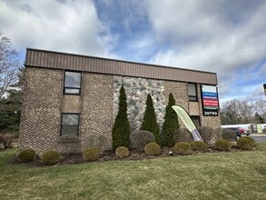 20793 Farmington Rd, Farmington Hills, MI à louer Photo de l’immeuble– Image 2 sur 4