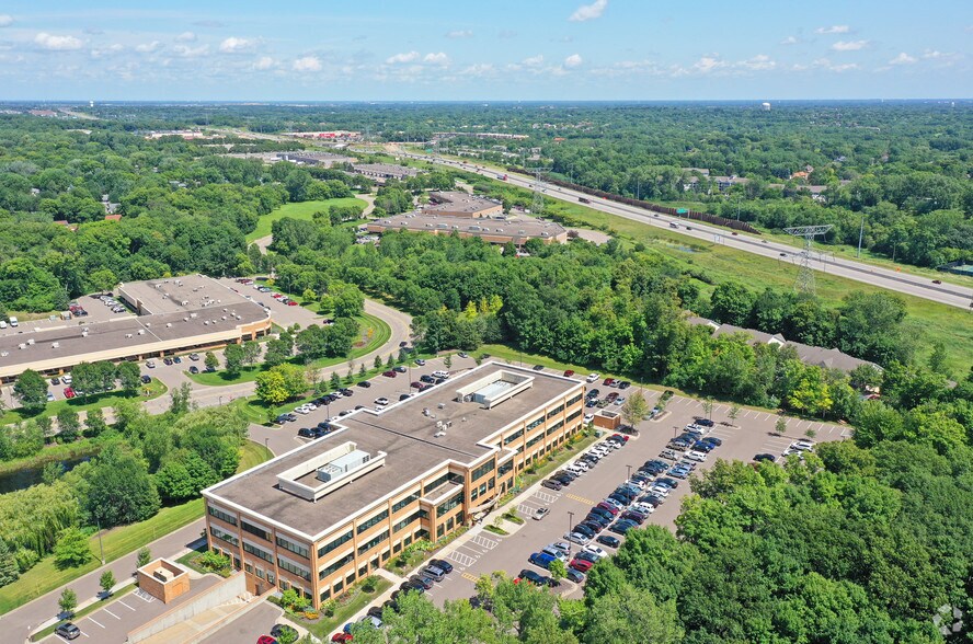 3300 Fernbrook Ln N, Plymouth, MN à louer - Aérien – Image 2 sur 13