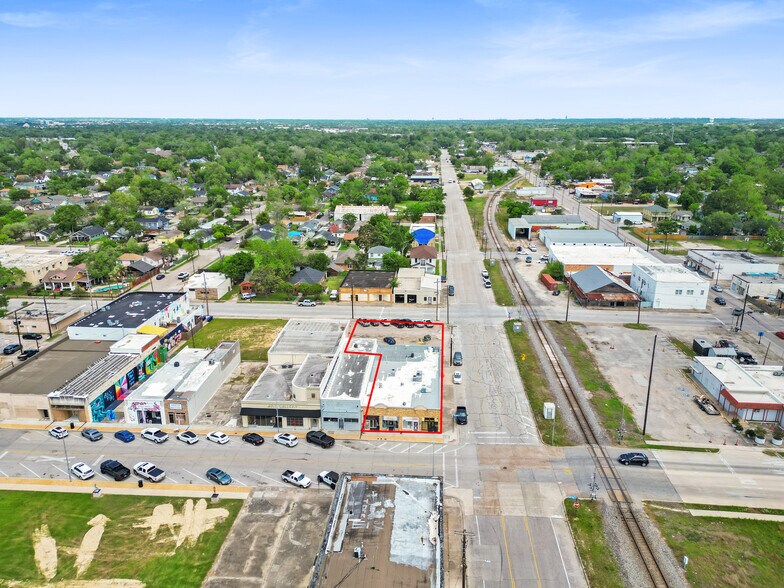 100 W Texas Ave, Baytown, TX à vendre - Photo de l’immeuble – Image 3 sur 6