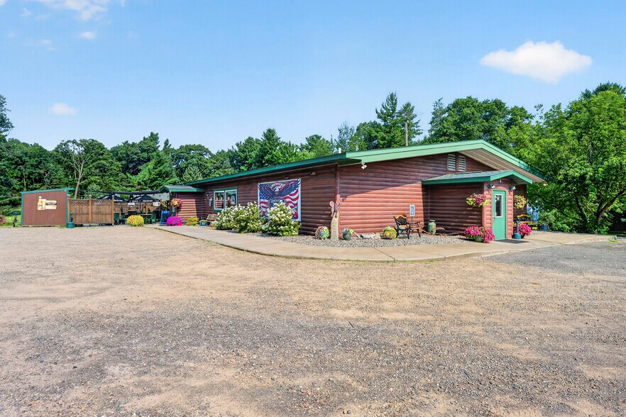 W7916 Hwy 70, Spooner, WI à vendre - Photo de l’immeuble – Image 2 sur 11