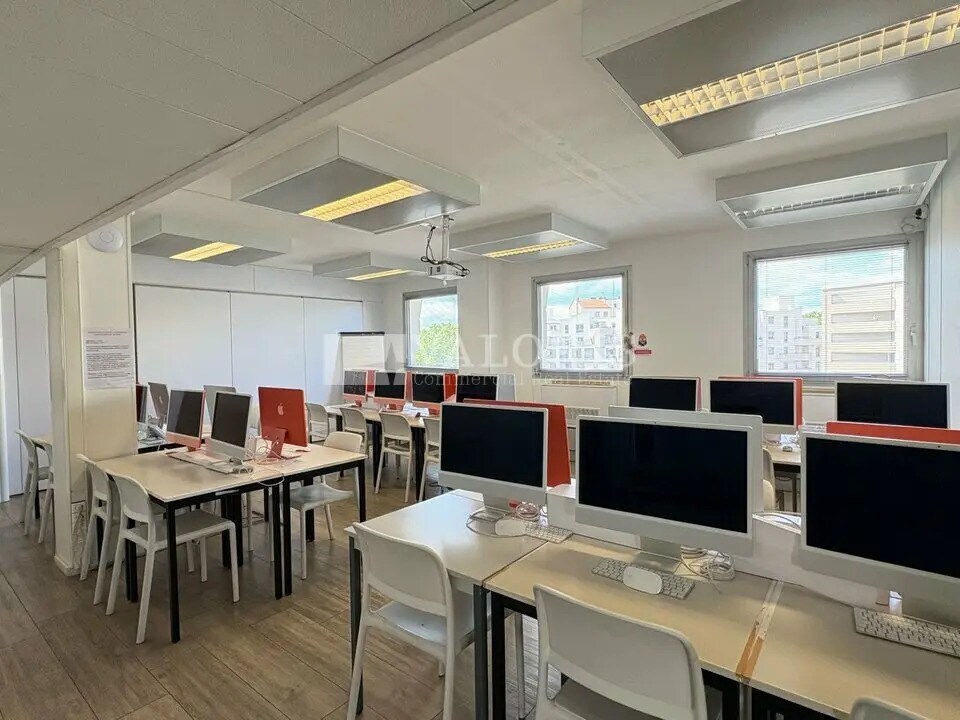 Bureau dans Villeurbanne à louer Photo de l’immeuble– Image 1 sur 24